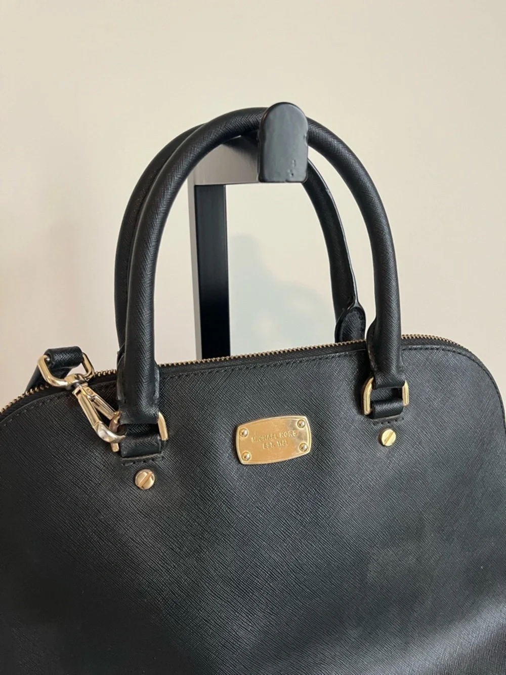 Michael Kors Black Saffiano Leather Satchel Medium Dome Bag Gold Hardware - Picture 4 of 16